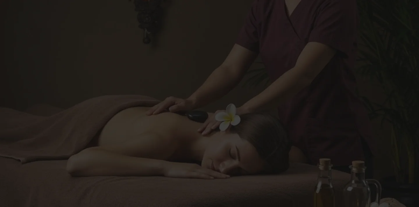 Terapi pijat relaksasi di spa